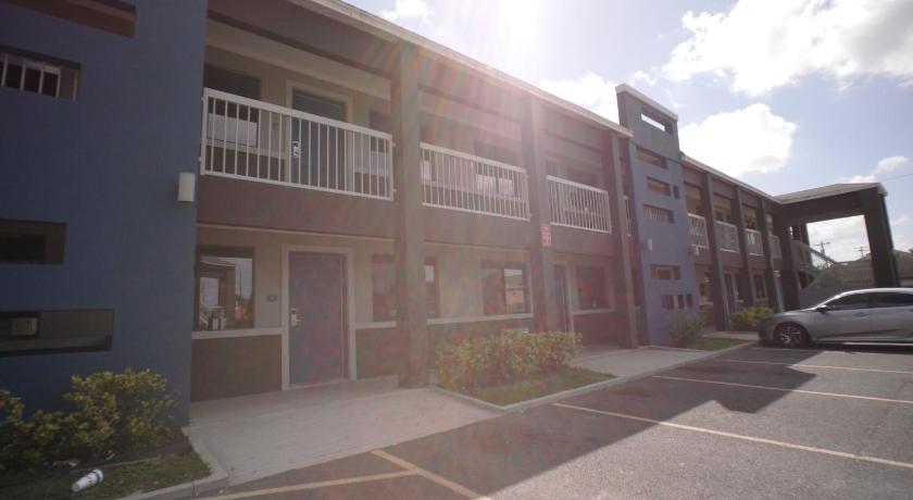 マカレン (TX) Texas Inn McAllen Airport 1つ星 宿泊施設 外観