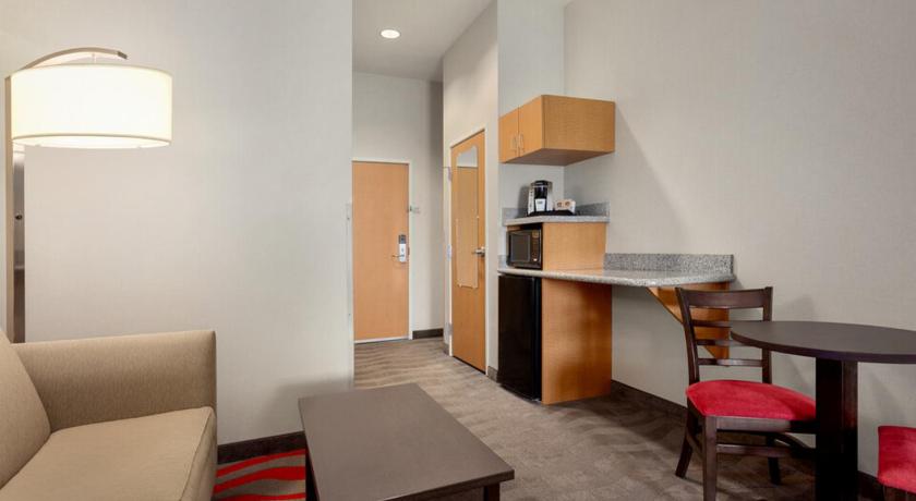 Holiday Inn Express & Suites Boise West - Meridian