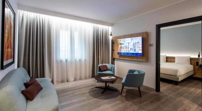 Фото: Junior Suite Room with living area 0