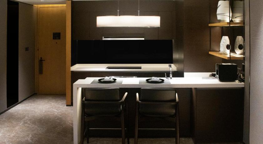 Image of Deluxe Room 9