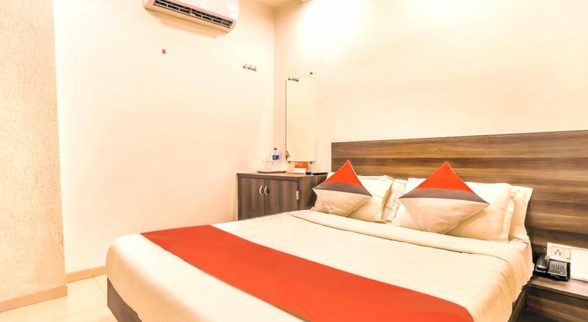 OYO 11498 Hotel Bliss Executive photo