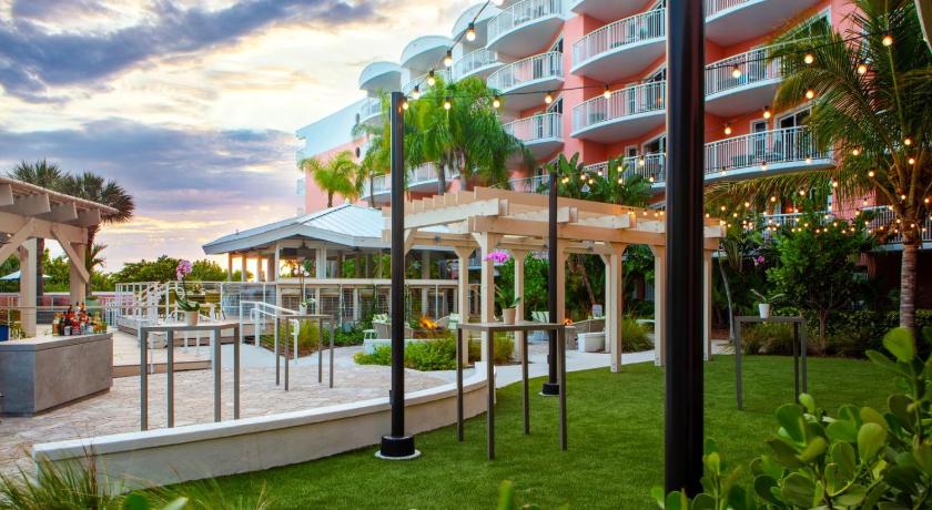 Beach House Suites by the Don CeSar