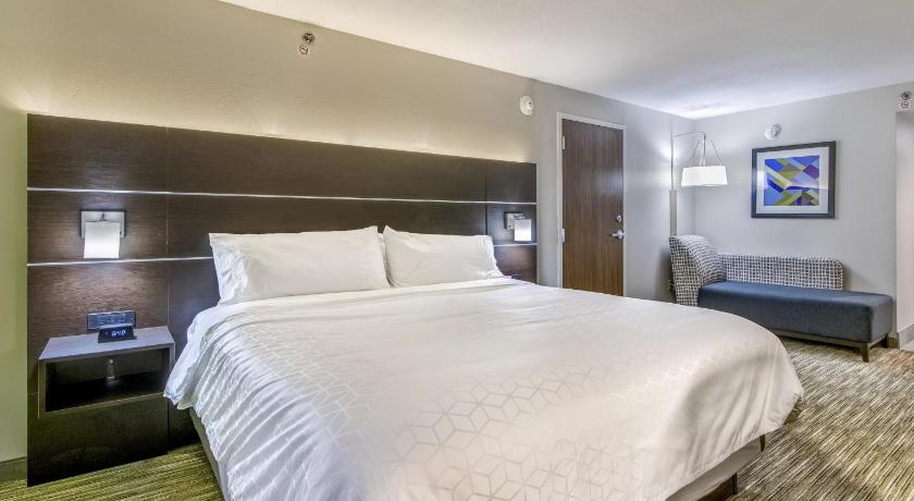 Holiday Inn Express And Suites Longview North photo