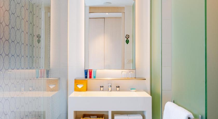 Image of Deluxe Room 9