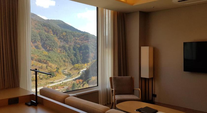 Image of Grand Twin Suite - Wellness Club and Aqua Club Access for 4 Included 6