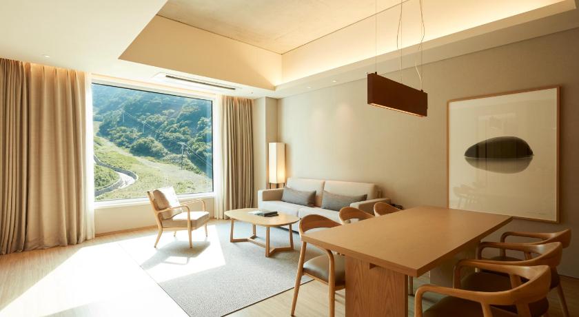 Image of Grand Twin Suite - Wellness Club and Aqua Club Access for 4 Included 3