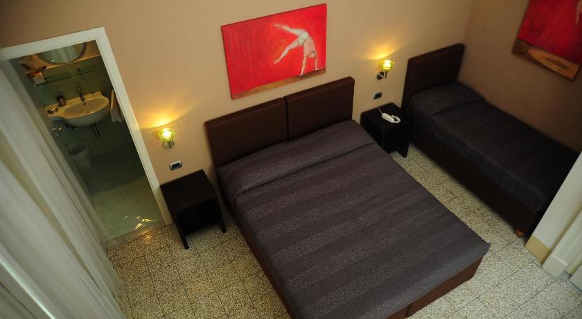 Image of Triple Room 10
