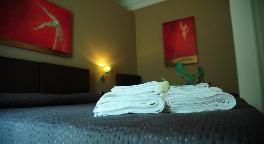 Image of Triple Room 16