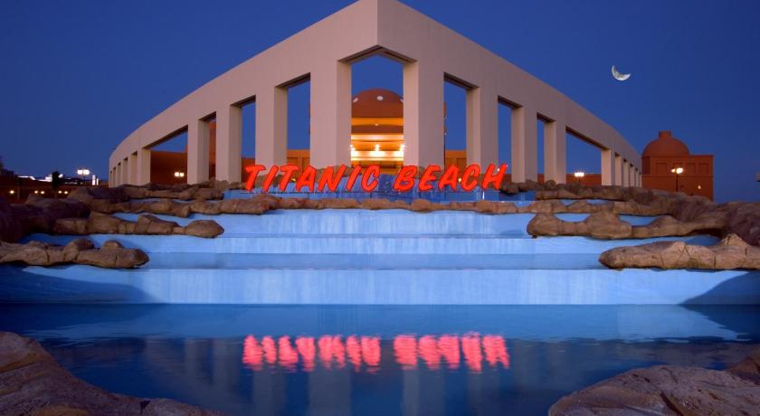 Titanic Beach - Families and Couples only — Hotel in Hurghada