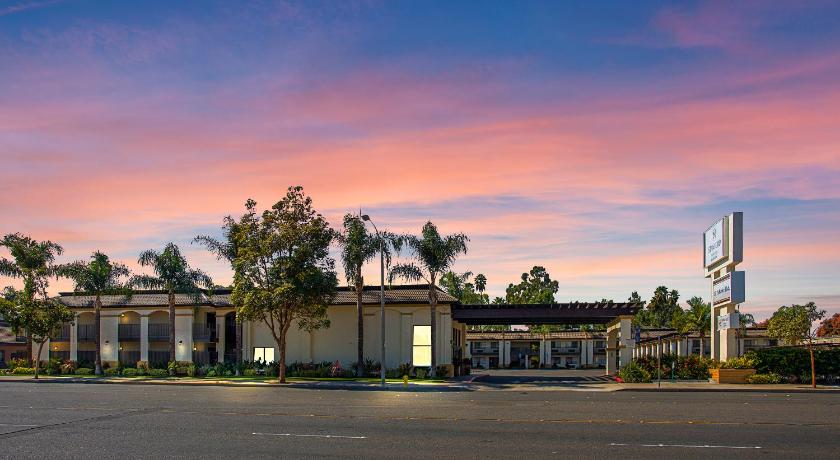 Stanford Inn & Suites Anaheim