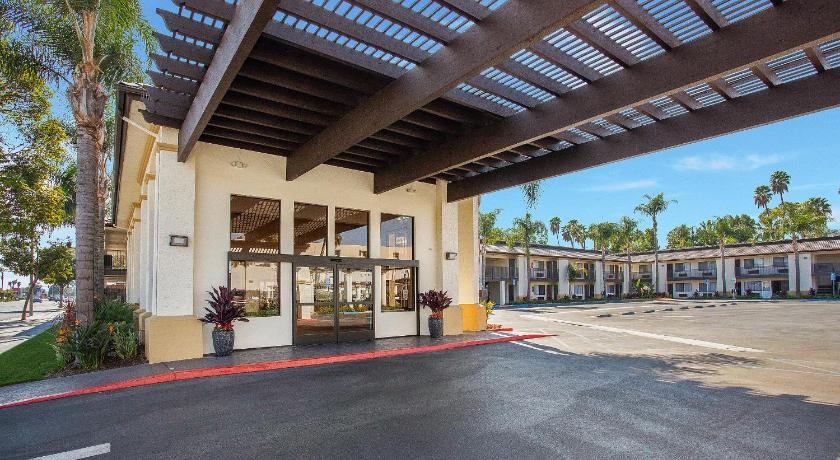 Stanford Inn & Suites Anaheim