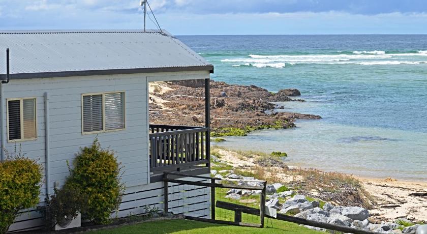 Tuross Beach Cabins and Campsites photo