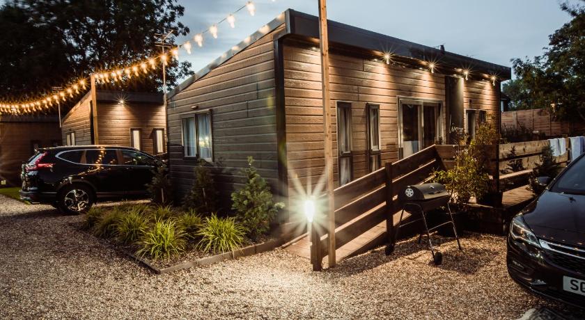 Black Bull Retreat, Barmston with Private Hot Tubs photo