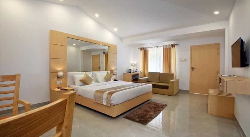 Image of Deluxe King Room 8