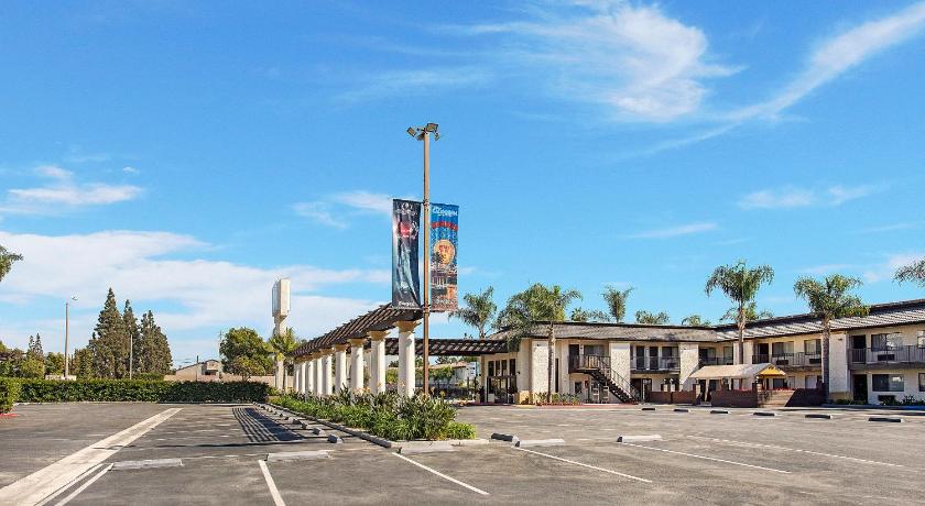 Stanford Inn & Suites Anaheim