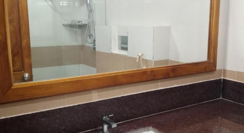 Hotel Chembiyan photo