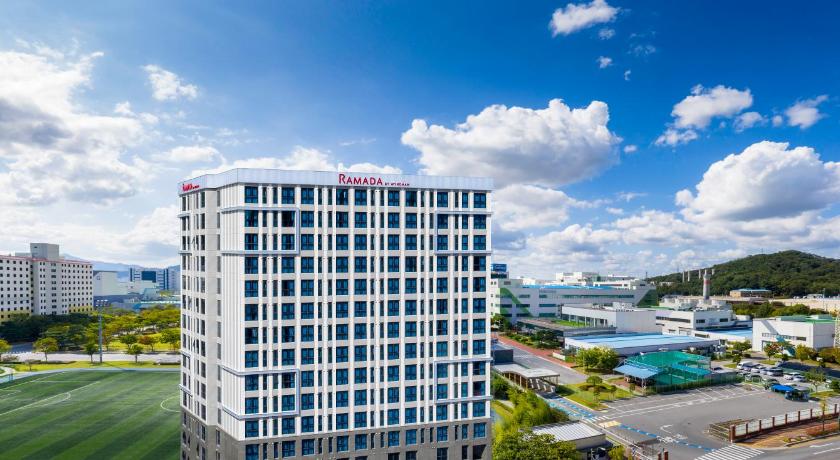 Gumi Ramada by Wyndham Gumi (Korea Quality) 3-Star Hotel suite