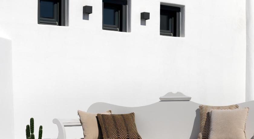 Santolia Art Suites