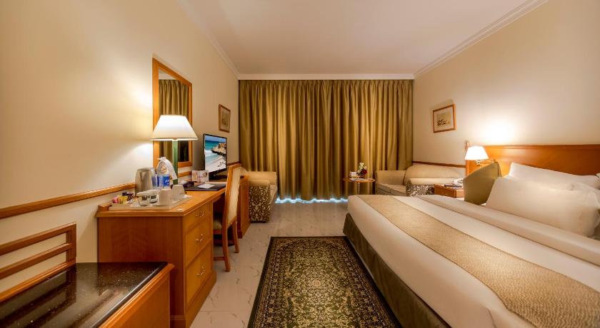 Image of Standard Room - 2 Single Beds 1 Sofa Bed Pool View 31SQM Free WiFi 6