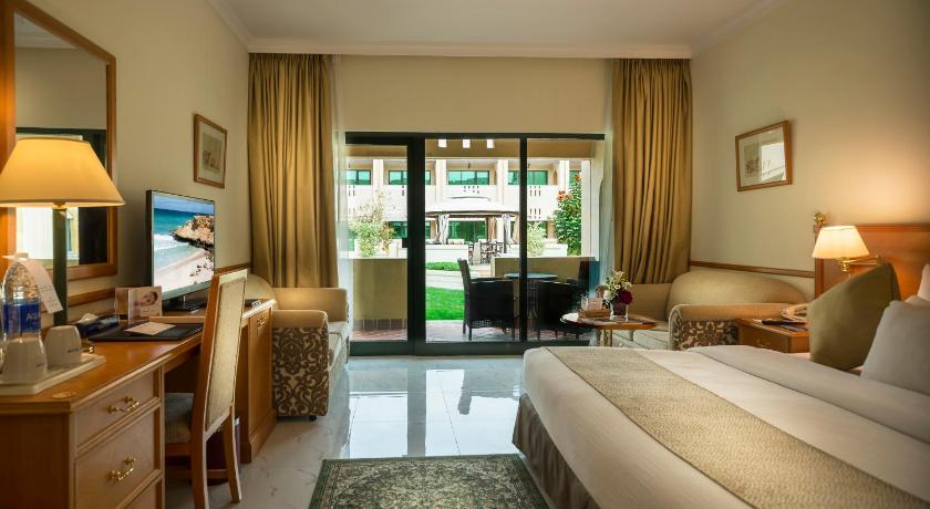 Image of Standard Room - 2 Single Beds 1 Sofa Bed Pool View 31SQM Free WiFi 4