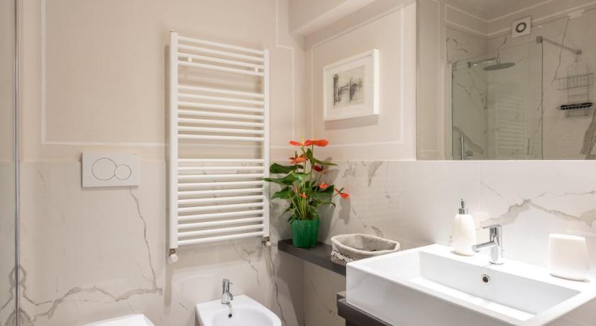 Novella Goldoni Suite-by Florence Concierge photo