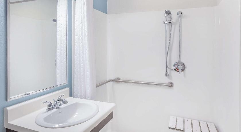 WoodSpring Suites Las Colinas - Northwest Dallas photo
