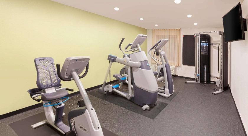 WoodSpring Suites Las Colinas - Northwest Dallas photo