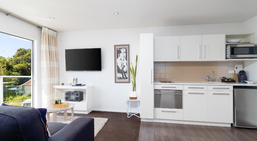 Image of One Bedroom Ambassador Spa Suite 1
