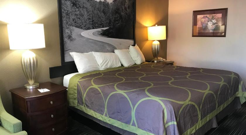Super 8 By Wyndham Oxford photo