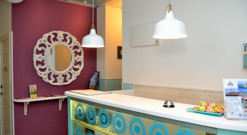 Hostal Far Home Plaza Mayor photo