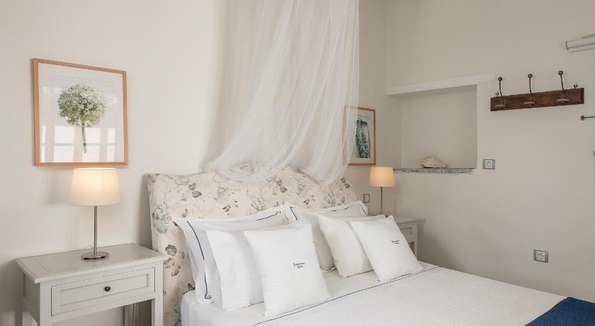 Four Seasons Hydra Luxury Suites