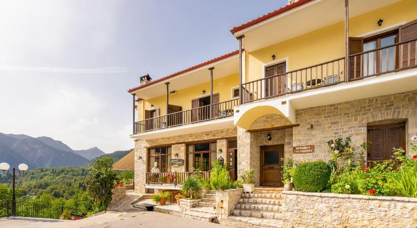a large building with a view of the ocean, Rizoma Guesthouse in Neo Mikro Chorio