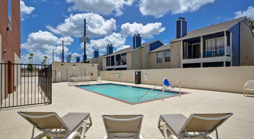 Holiday Inn Express And Suites Houston Nasa - Seabrook photo