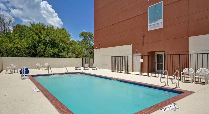 Holiday Inn Express And Suites Houston Nasa - Seabrook photo
