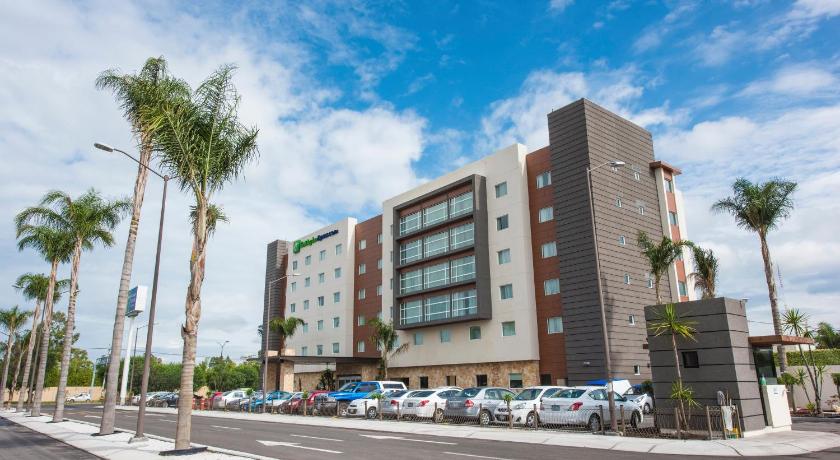 Holiday Inn Express and Suites Celaya photo