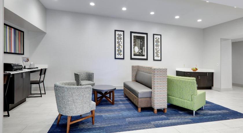 Holiday Inn Express Hotel & Suites Cleburne photo