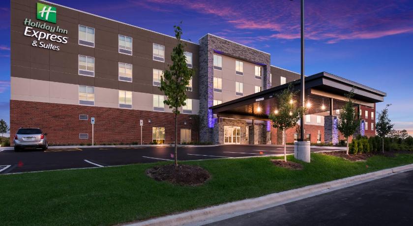 Holiday Inn Express & Suites Hoffman Estates