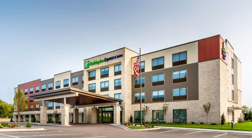 Holiday Inn Express &amp; Suites Milwaukee - West Allis — Hotel in West Allis (WI)