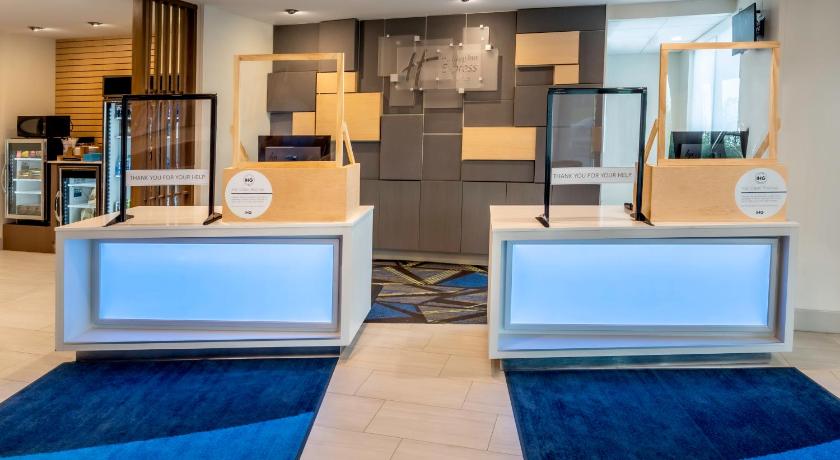 Holiday Inn Express & Suites Milwaukee - West Allis photo