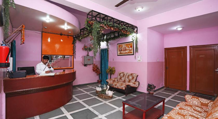 OYO 18393 Hotel Triveni