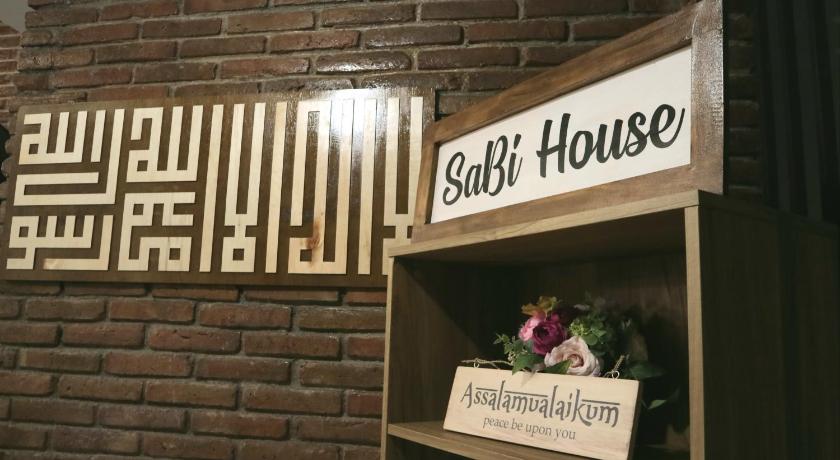 Strategic Guest House with Hostel Styles at Prawirotaman Tourist Area by Sabi House — Hotel in Yogyakarta