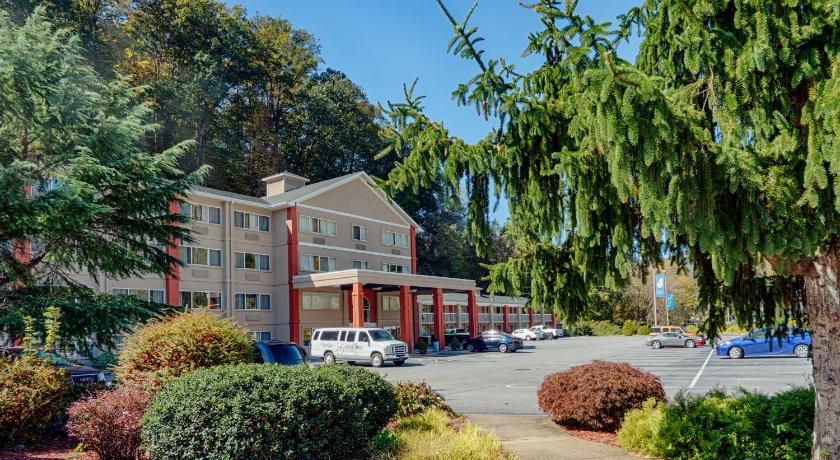 Cherokee Grand Hotel photo
