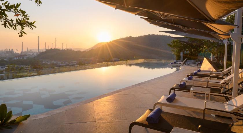 촌부리 Holiday Inn & Suites Si Racha Laemchabang By IHG 4つ星 ホテル 施設