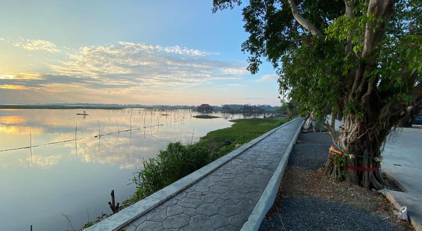 パッタルン Chuanchom Resort 3つ星 ホテル ロビー