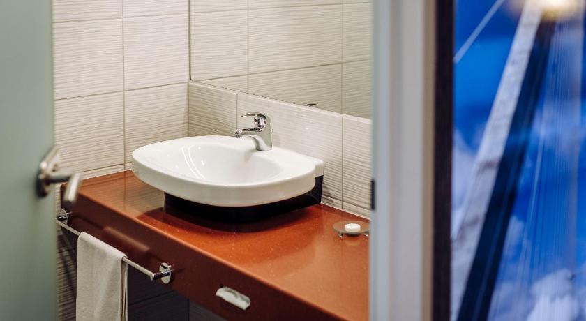 Image of Executive Suite with Stadium View 3