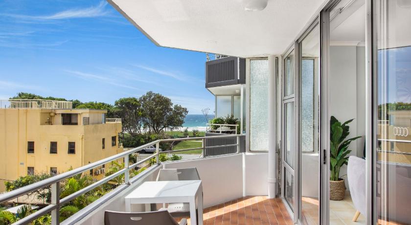 Beachfront Studio with Perfect Rooftop GC 500 Spot photo