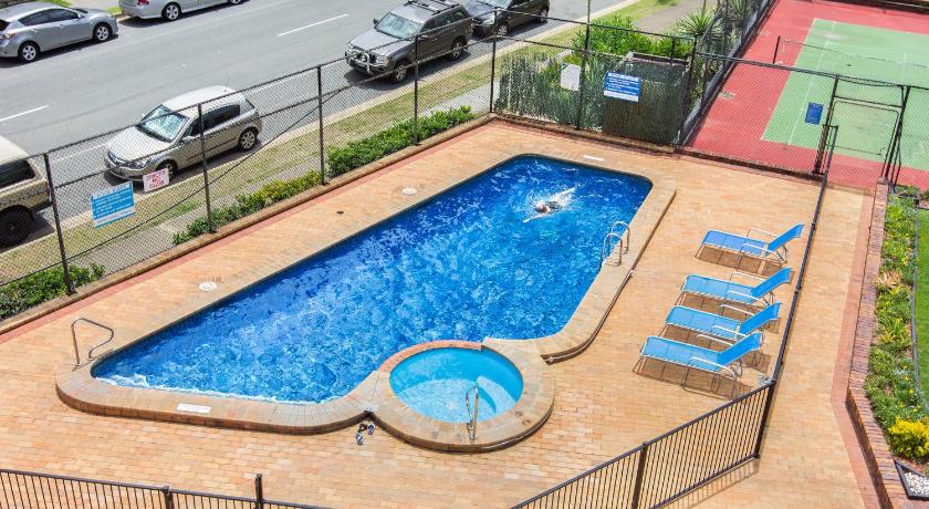 Beachfront Studio with Perfect Rooftop GC 500 Spot photo