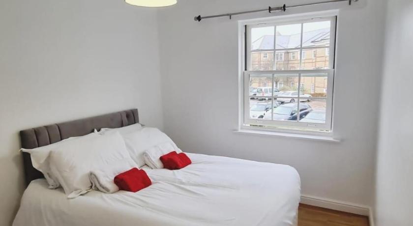 A Beautiful Boutique 2 Bed Ensuite Apartment