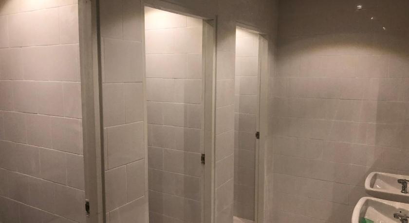 Image of Standard Twin Room with Shared Bathroom 7