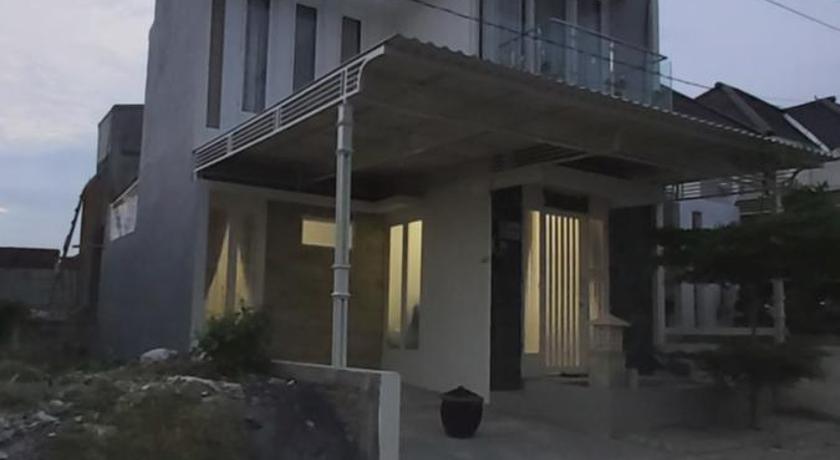 VILLA BAGUS KAYANA H2 DI BATU JAWA TIMUR photo
